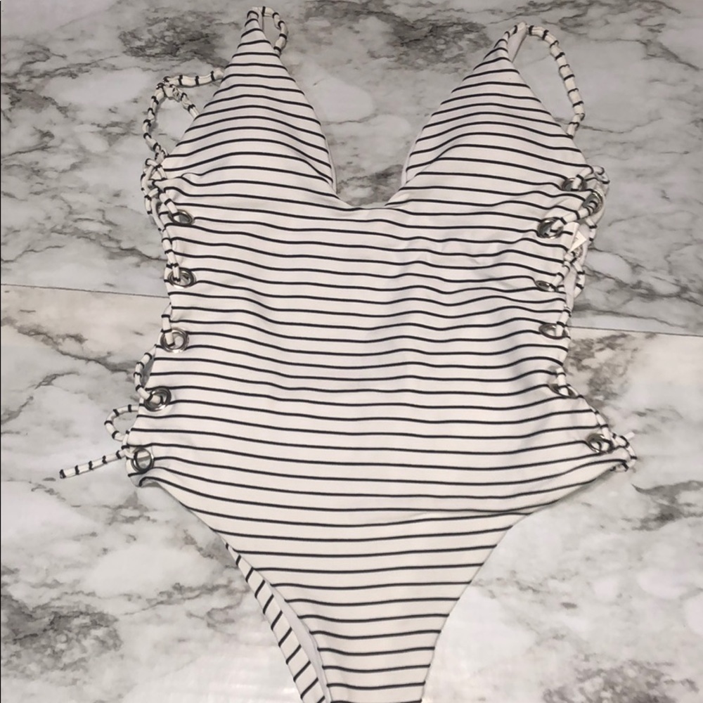 🌻One piece swimsuit